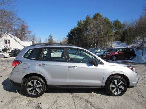 Used 2018 Subaru Forester 2.5i Premium image 12