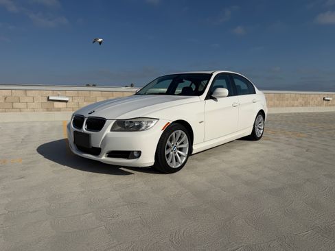 Used 2011 BMW 328i Sedan RWD image 8