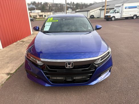 Used 2018 Honda Accord Sport image 4