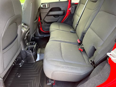 Used 2019 Jeep Wrangler 4WD Unlimited Sahara image 76