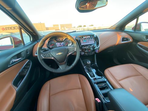 Used 2017 Chevrolet Cruze Premier image 25