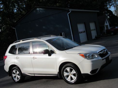 Used 2015 Subaru Forester 2.5i AWD/4WD image 13