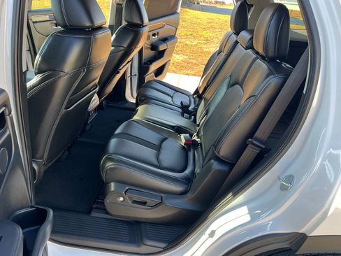 Used 2023 Honda Pilot Touring image 15