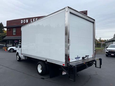 Used 2024 Ford E-350 and Econoline 350 image 2