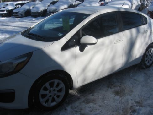 Used 2016 Kia Rio EX image 1