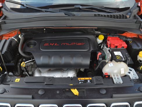 Used 2019 Jeep Renegade 4WD Sport image 21
