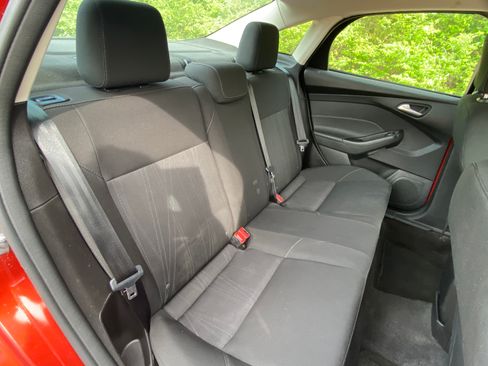 Used 2018 Ford Focus SE Sedan FWD image 19