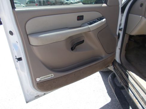 Used 2002 Chevrolet Tahoe 4WD image 5