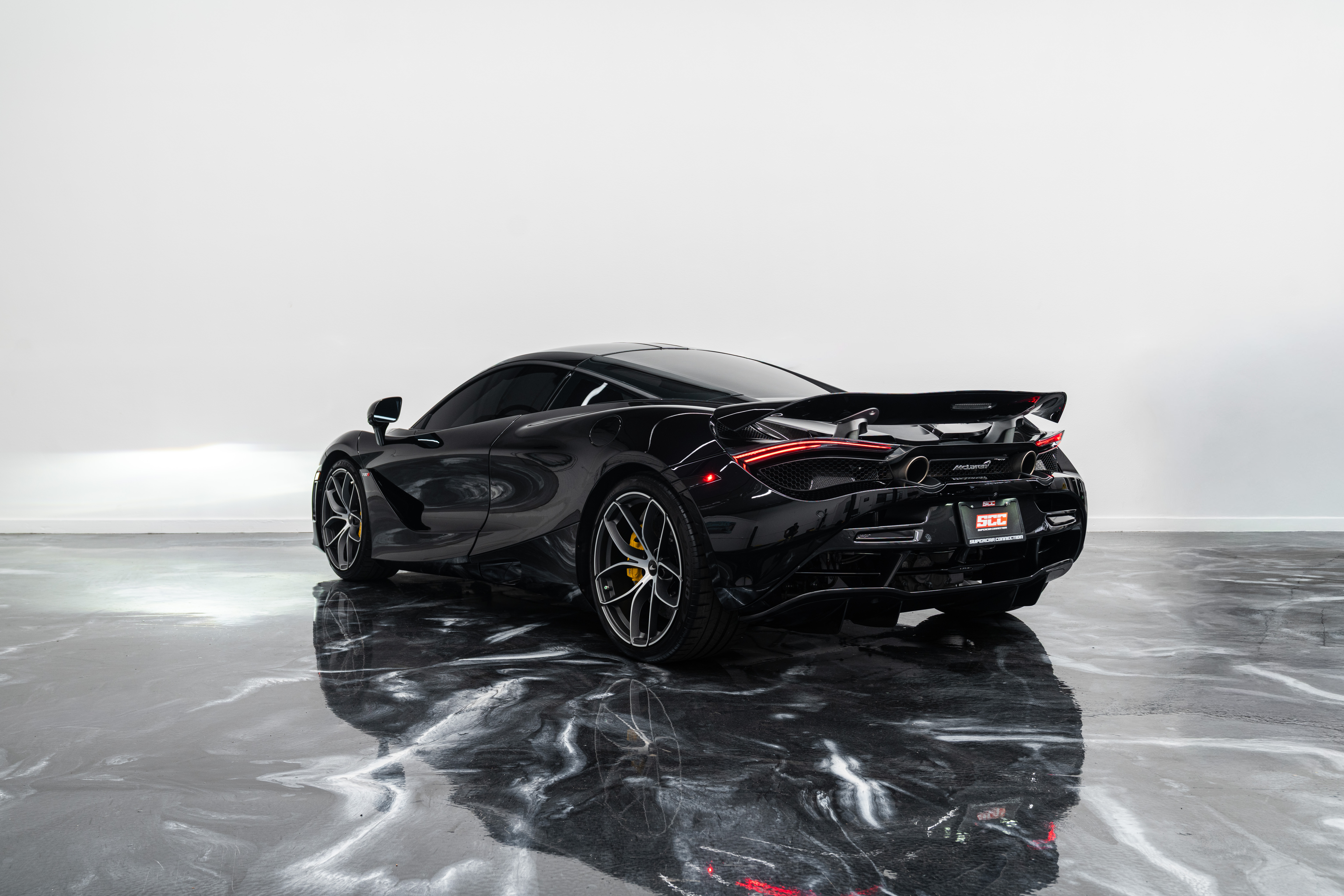 Used 2021 McLaren 720S Performance RWD image 9