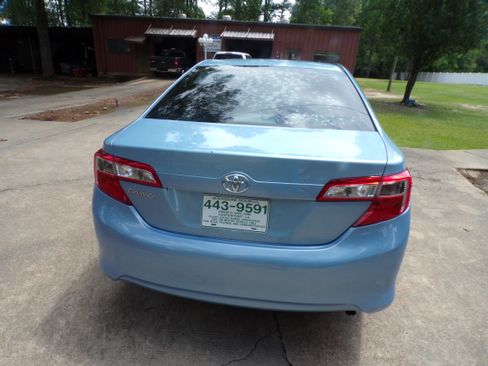 Used 2014 Toyota Camry L Sedan 4D FWD image 6