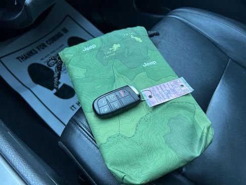 Used 2019 Jeep Grand Cherokee Limited image 73