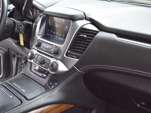 Used 2019 Chevrolet Tahoe 4WD image 30