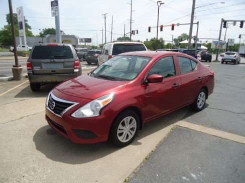 Used 2017 Nissan Versa S Plus FWD image 1