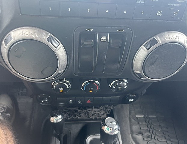 Used 2016 Jeep Wrangler 4WD Sport image 30