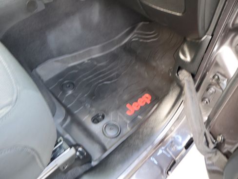 Used 2021 Jeep Wrangler Sport S image 18