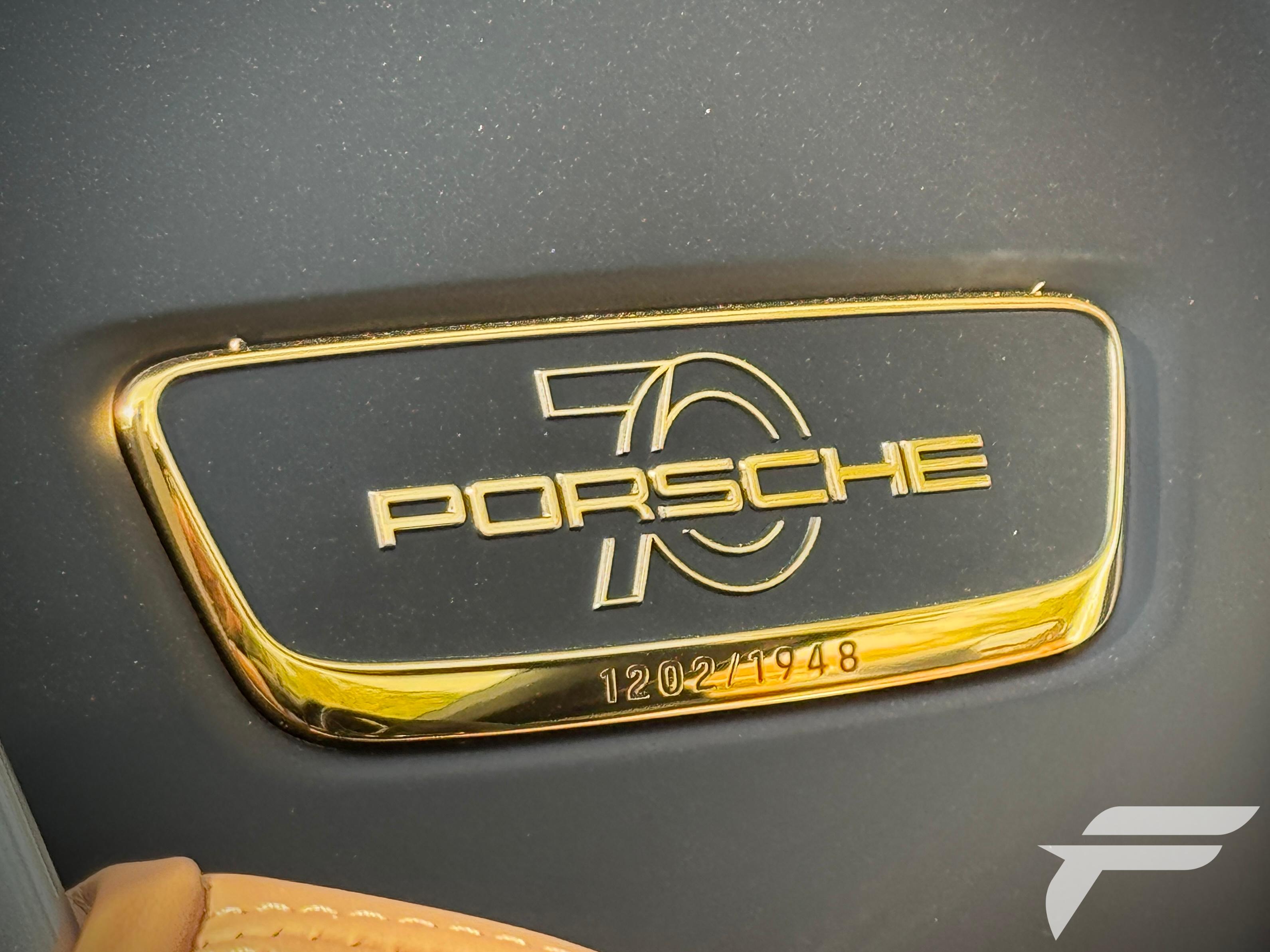 Used 2019 Porsche 911 Speedster RWD image 12