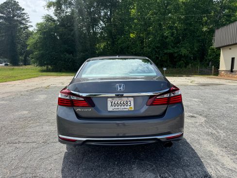 Used 2016 Honda Accord EX-L Sedan image 7