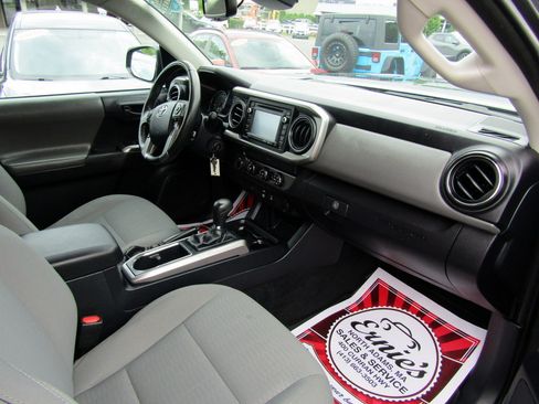 Used 2019 Toyota Tacoma 4x4 Double Cab image 23