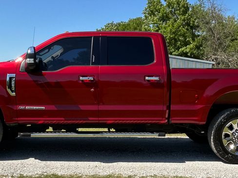 Used 2017 Ford F250 4x4 Crew Cab Super Duty image 3