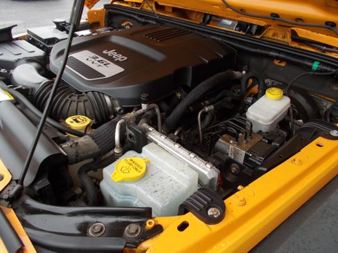 Used 2012 Jeep Wrangler 4WD Sport image 11