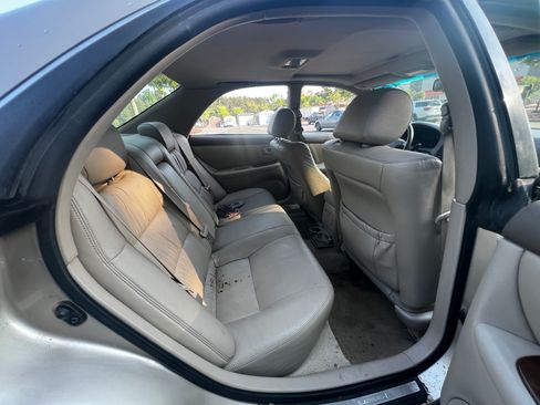 Used 2000 Lexus ES 300 FWD image 11