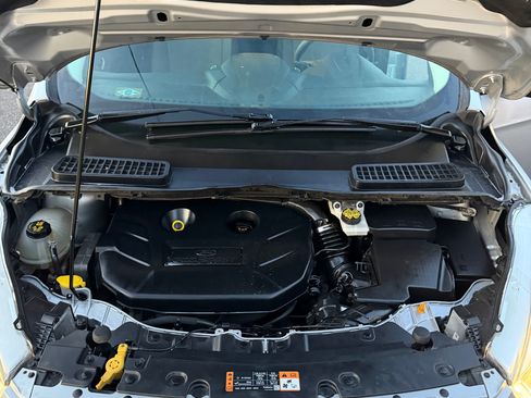 Used 2017 Ford Escape SE image 13