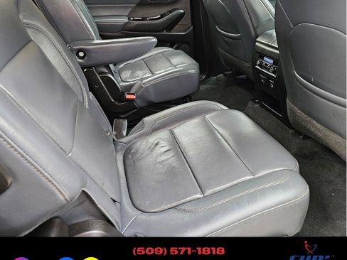 Used 2021 Chevrolet Traverse LT image 23