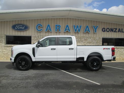 Used 2023 Ford F250 XL image 2