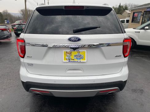Used 2017 Ford Explorer 4WD XLT image 7