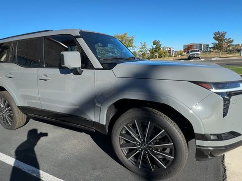 Used 2025 Lexus GX 550 image 11