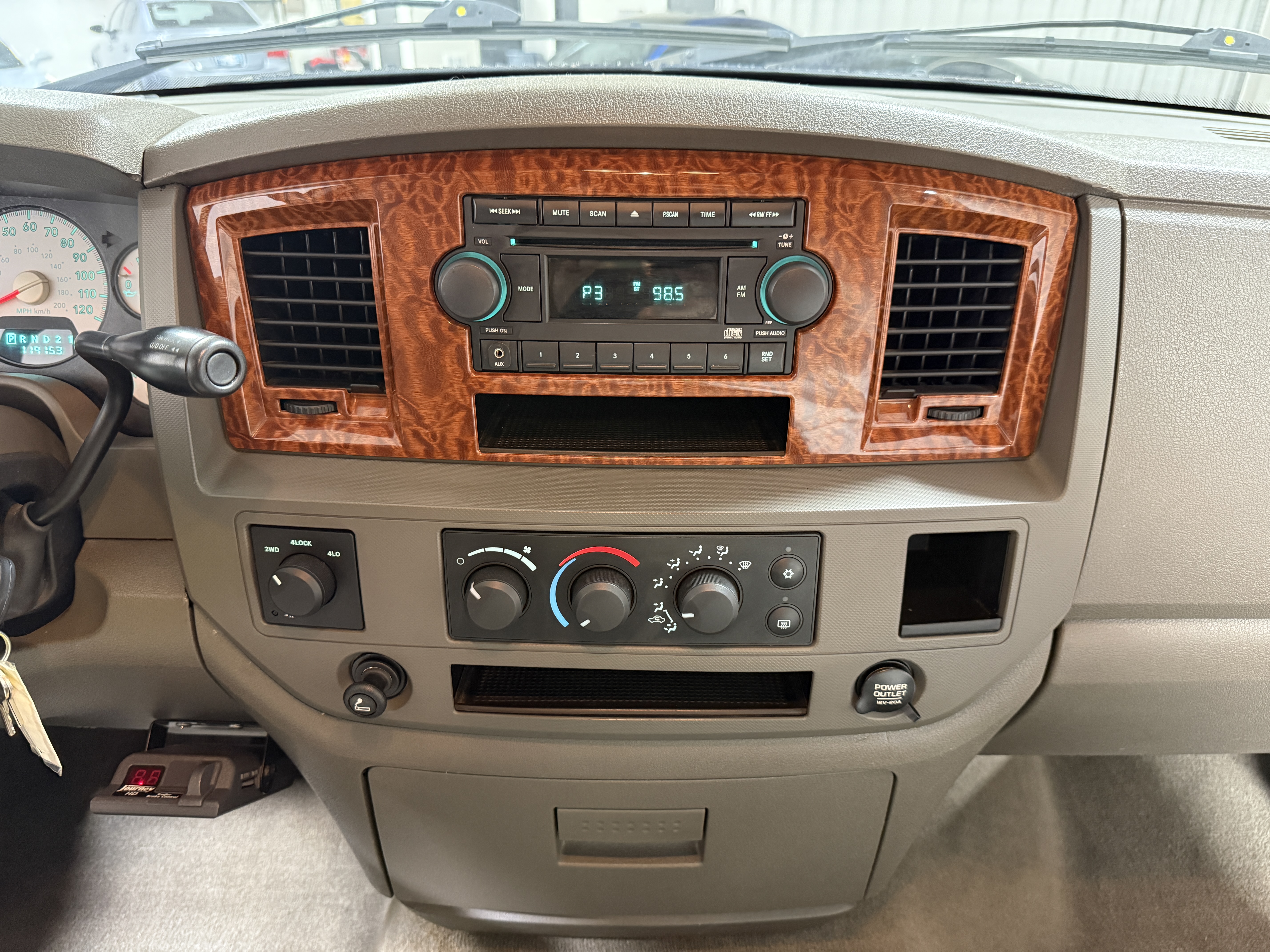 Used 2006 Dodge Ram 2500 Truck 4x4 Quad Cab image 22