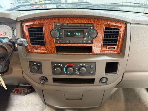 Used 2006 Dodge Ram 2500 Truck 4x4 Quad Cab image 22