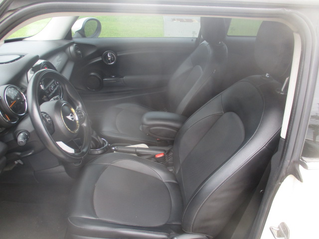 Used 2014 MINI Cooper 2-Door Hardtop FWD image 8
