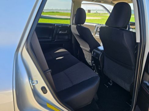 Used 2015 Toyota 4Runner 4WD image 15