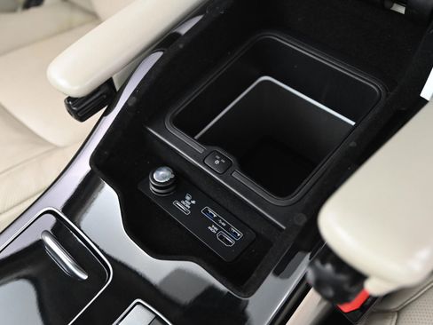 Used 2018 Land Rover Range Rover Supercharged image 39