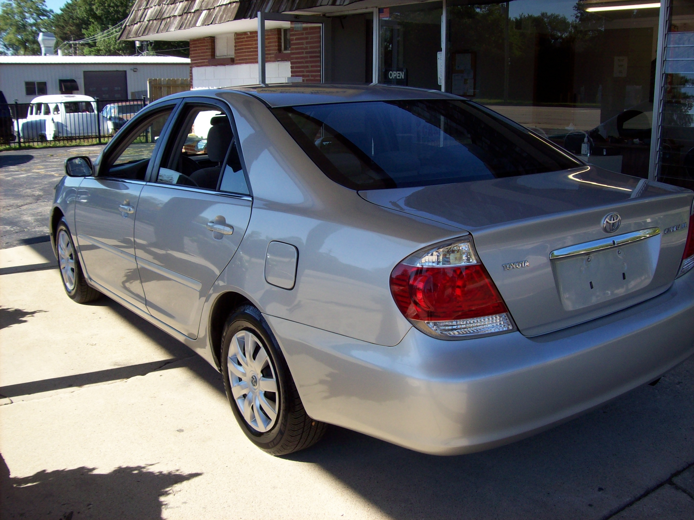 Used 2006 Toyota Camry LE Sedan 4D FWD image 6