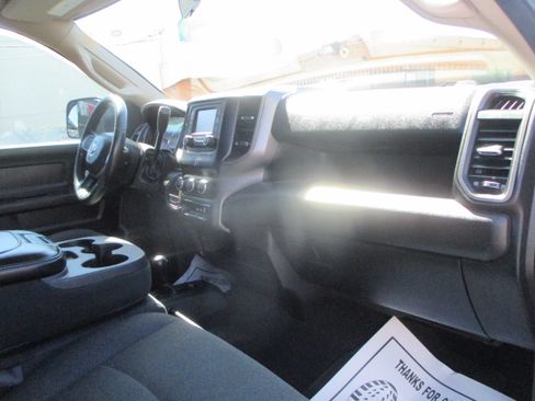 Used 2019 RAM 2500 4x4 Crew Cab Tradesman image 3
