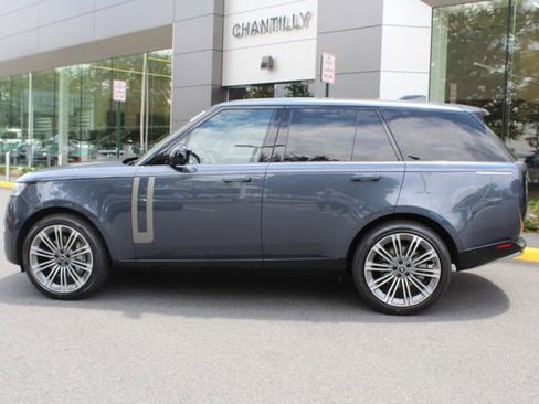 New 2025 Land Rover Range Rover SE image 5