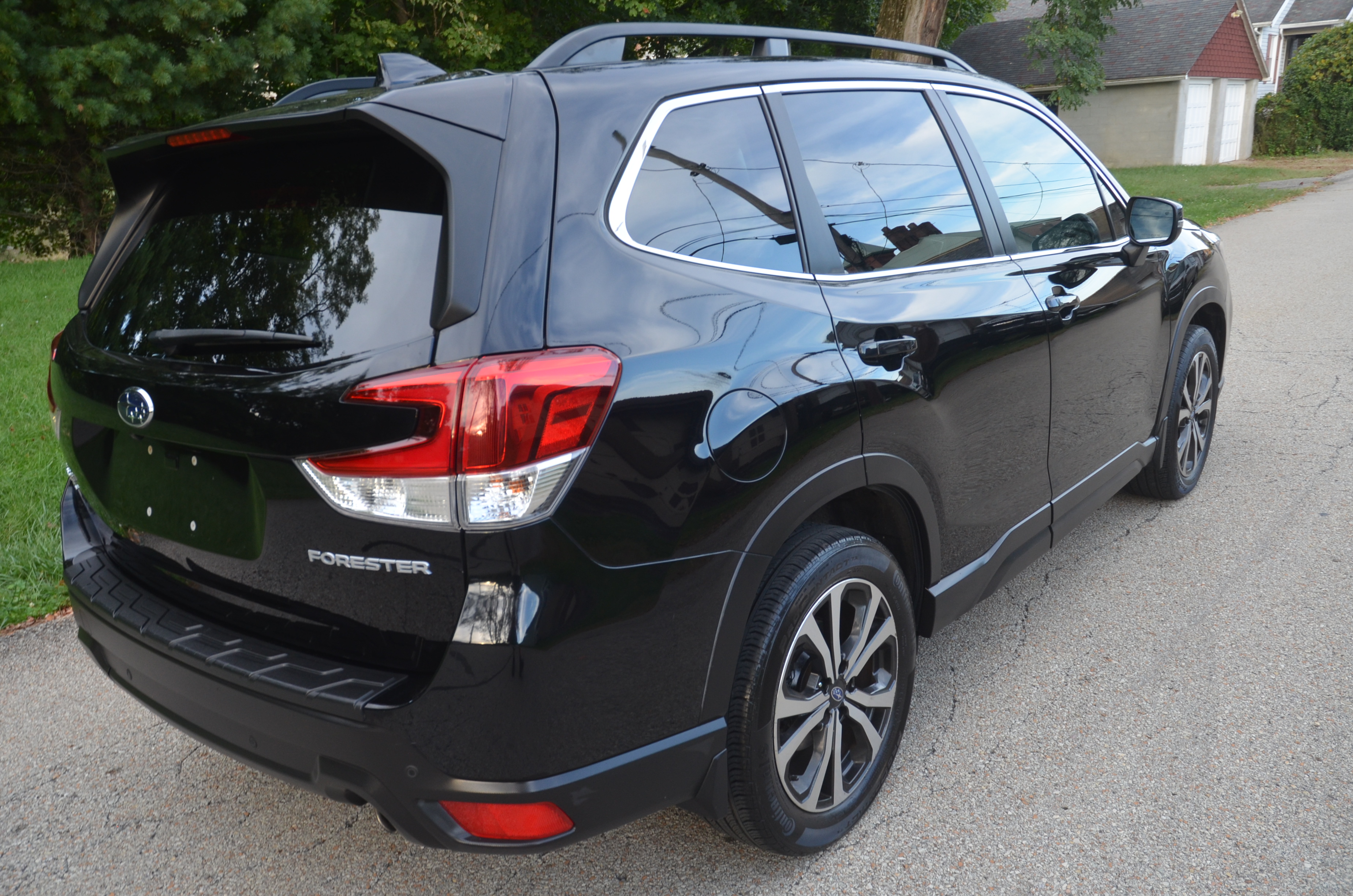 Used 2019 Subaru Forester Limited AWD/4WD image 5