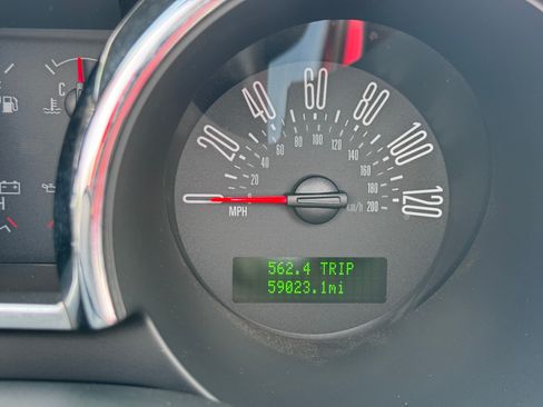 Used 2005 Ford Mustang Premium image 8