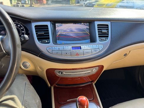 Used 2012 Hyundai Genesis 4.6 image 24