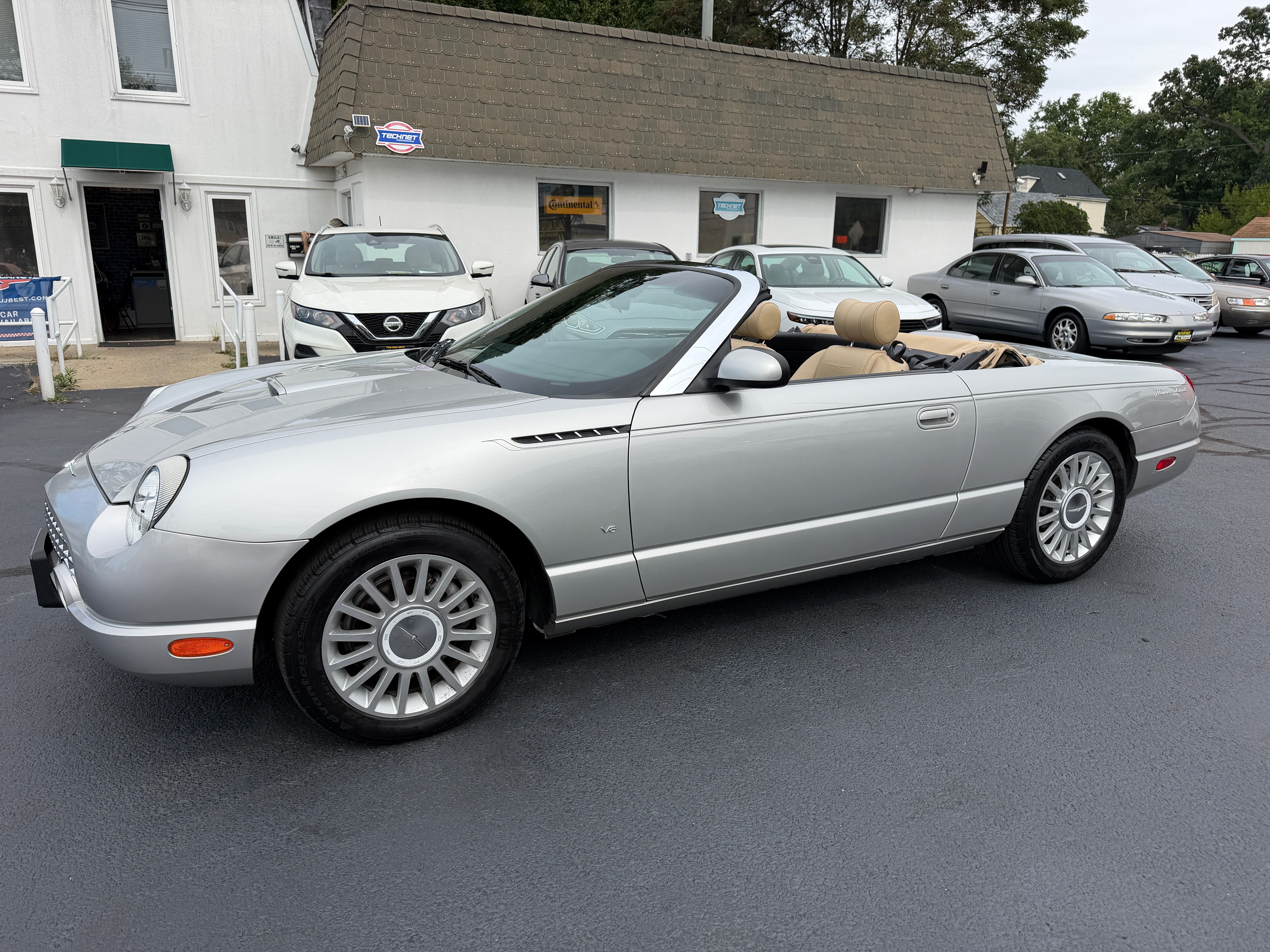 Used 2004 Ford Thunderbird UNAVAIL RWD image 26