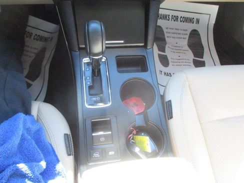 Used 2018 Subaru Outback 2.5i Limited image 12