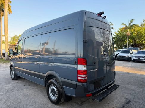 Used 2018 Mercedes-Benz Sprinter 2500 image 3