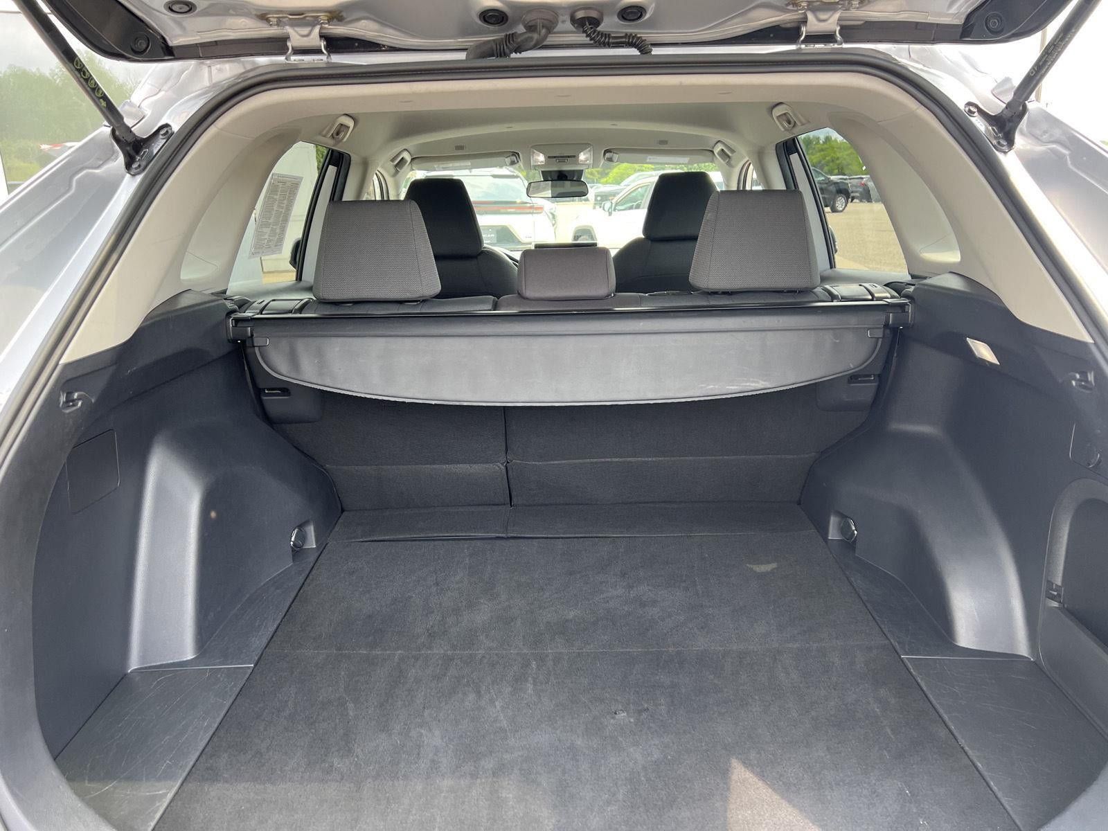 Used 2025 Toyota RAV4 XLE AWD/4WD image 8
