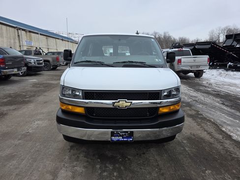 Used 2023 Chevrolet Express 2500 image 3