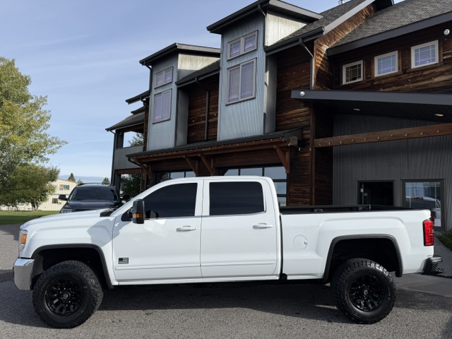 Used 2017 GMC Sierra 2500 4x4 Crew Cab SLE image 2