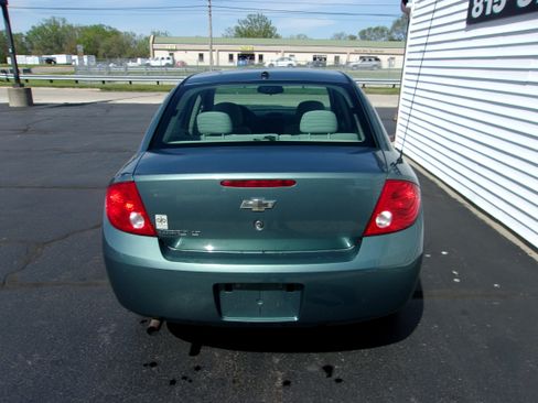 Used 2009 Chevrolet Cobalt LT Sedan FWD image 3