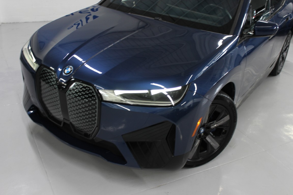 Used 2024 BMW iX xDrive50 AWD/4WD image 4