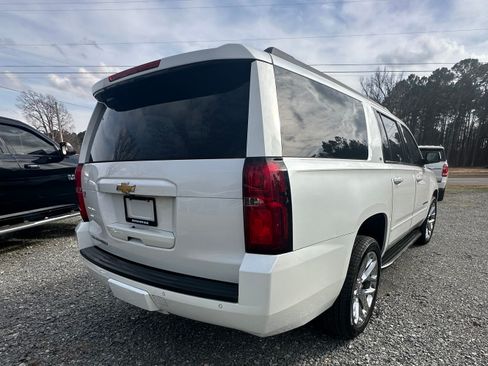 Used 2016 Chevrolet Suburban LT image 10